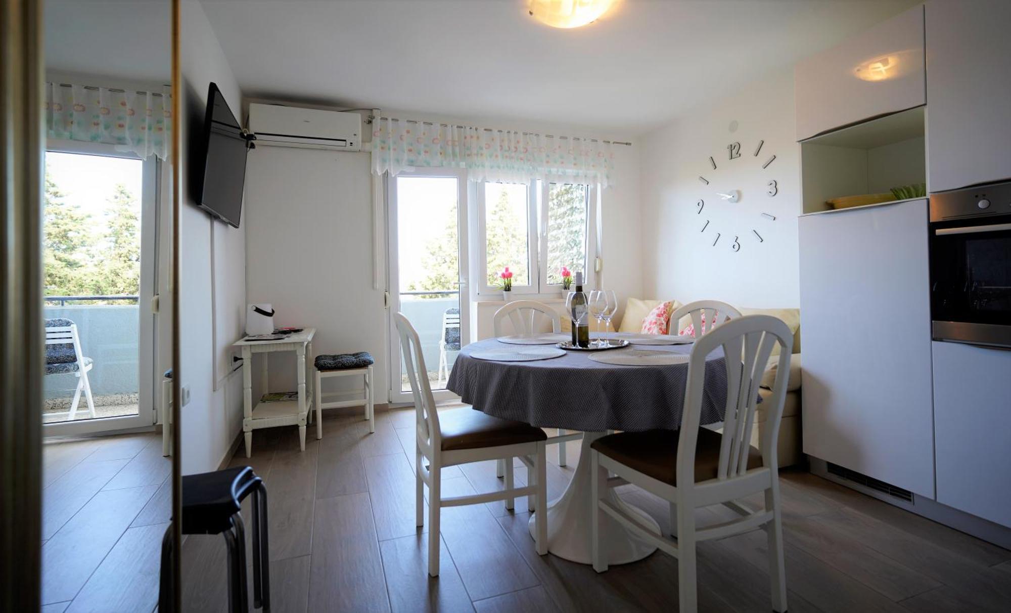 Apartmán S Pogledom Na - Nada *