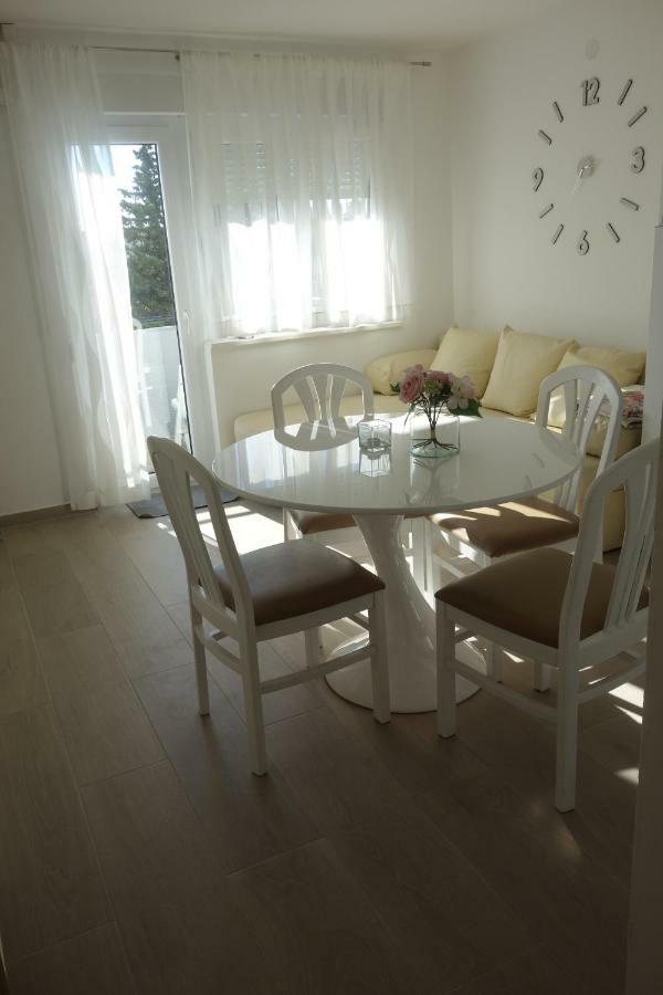 S Pogledom Na - Nada Apartmán
