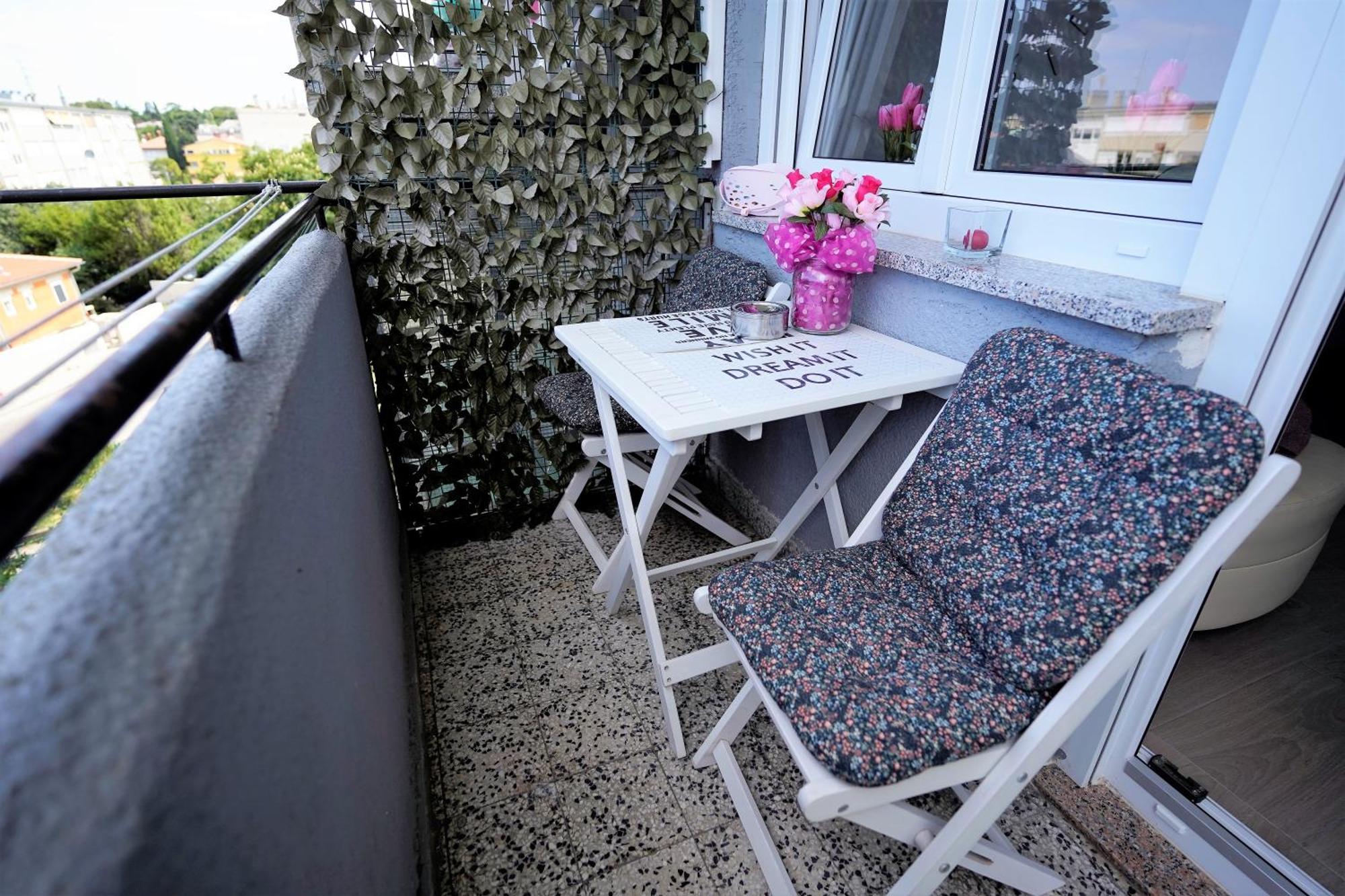 Apartmán S Pogledom Na - Nada *